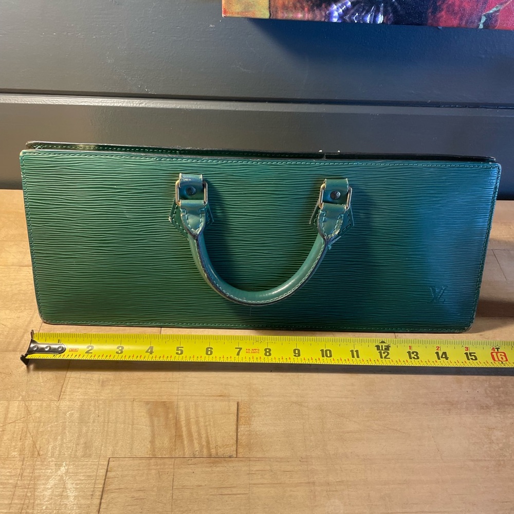 Louis Vuitton Vintage Epi Sac Triangle Bag! - Picture 10 of 15